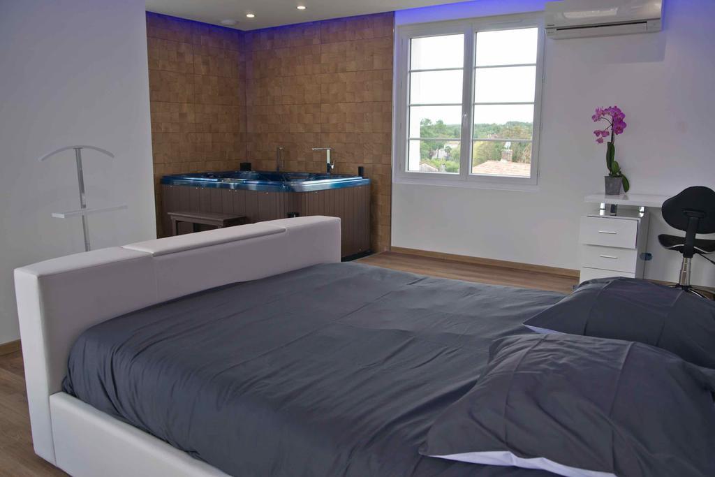 Bed and Breakfast Moulin Des Tours Барбаст Экстерьер фото